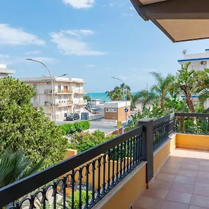 Cozy With Private Parking Appartamento Marina di Ragusa